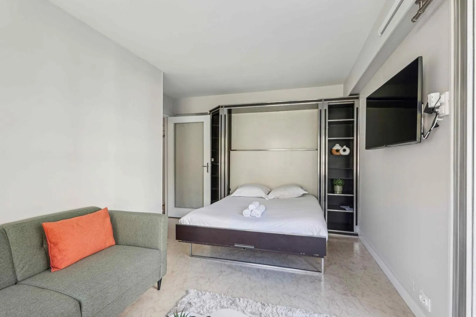 Le Charmant Paris 0*,
